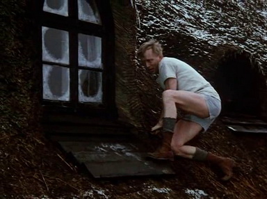 The Night Visitor (1971) - Max Von Sydow escapes